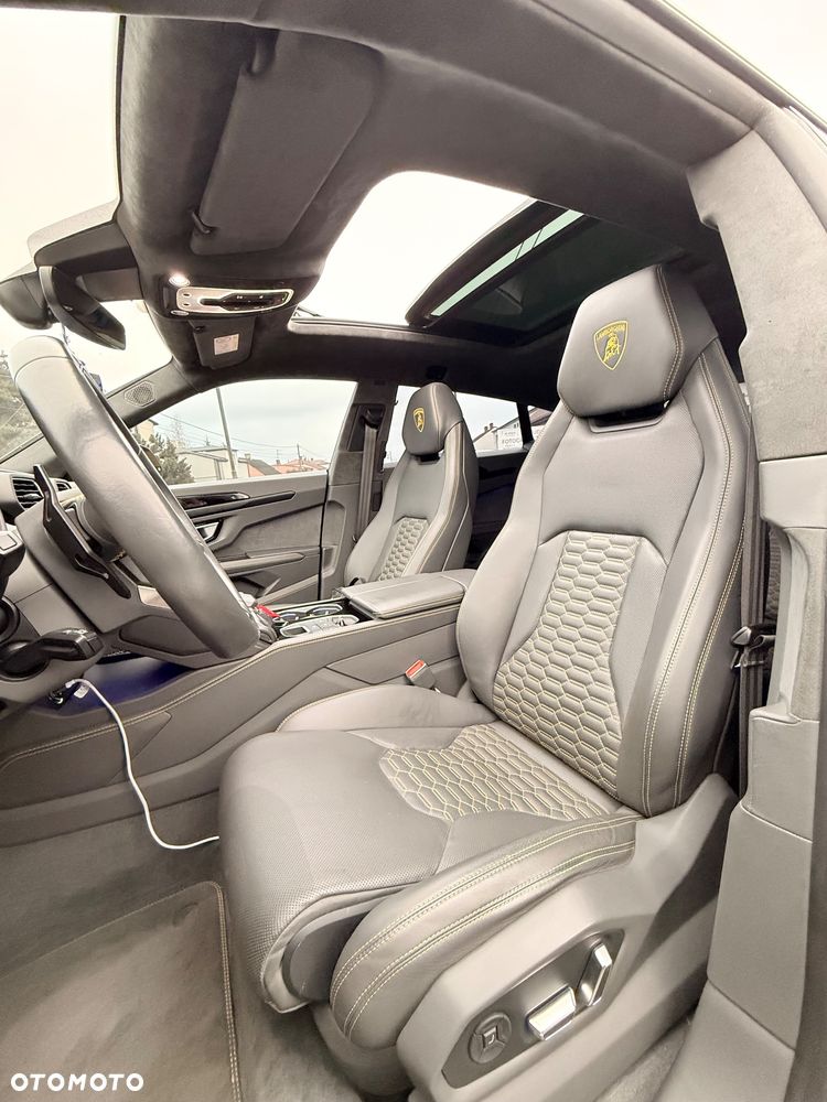 Lamborghini Urus - 17