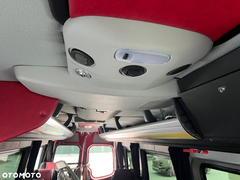 Mercedes-Benz Sprinter - 26