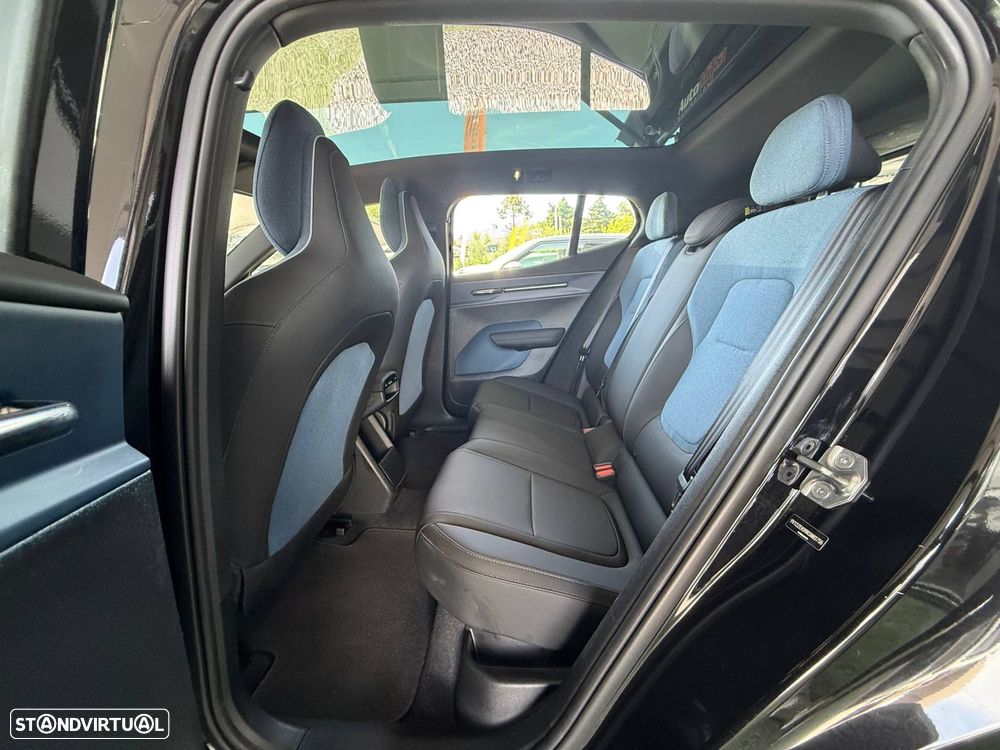 Volvo EX30 69 kWh Twin Motor Black Edition - 43