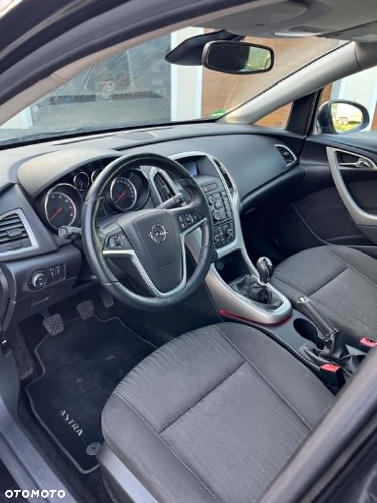Opel Astra 1.4 T Enjoy - 9
