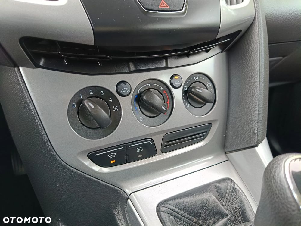 Ford Focus 1.6 Ambiente - 10