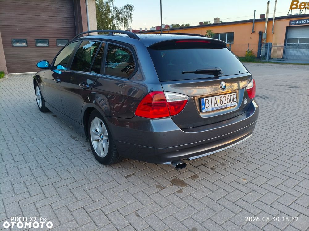 BMW Seria 3 320i - 8