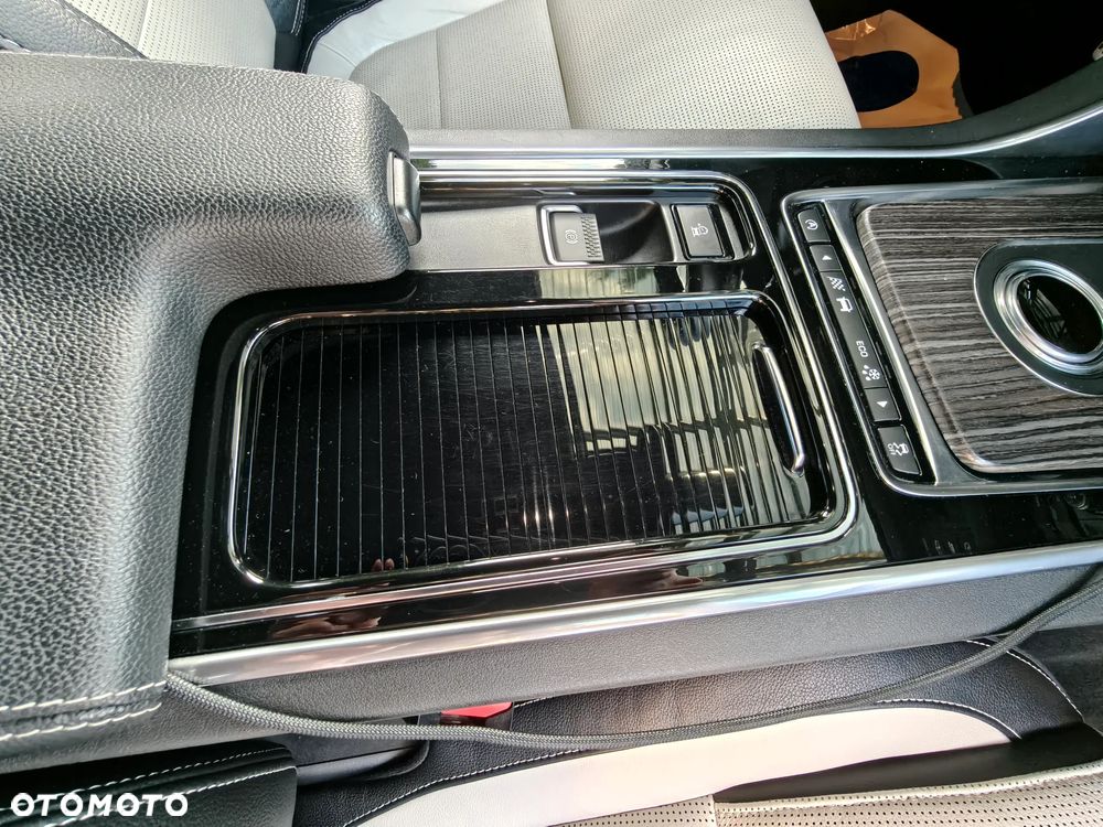 Jaguar XF 2.0 i4D R-Sport - 22
