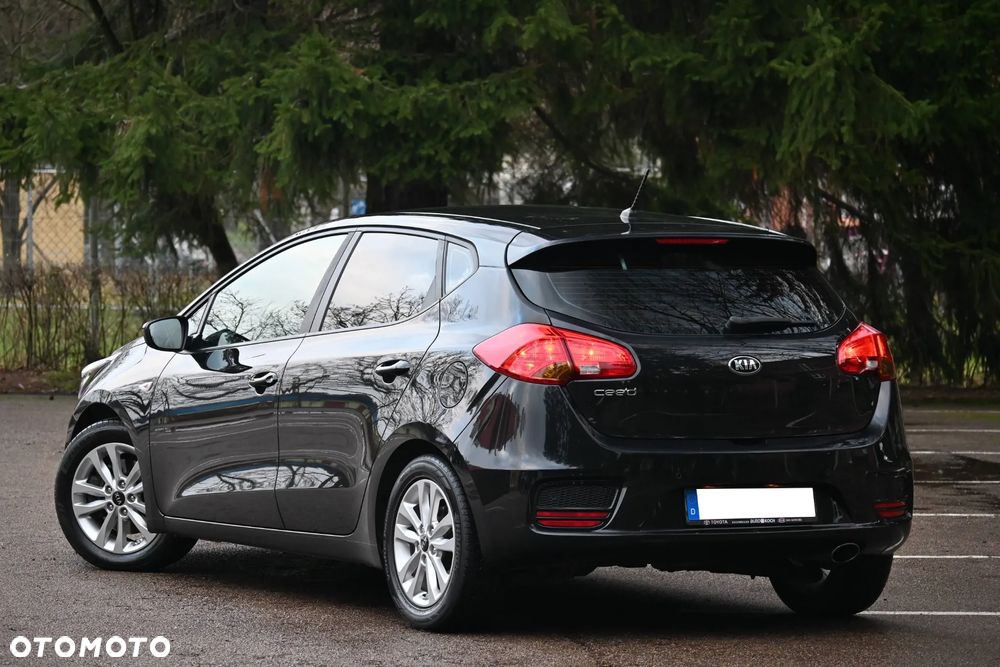 Kia Ceed 1.4 CVVT Dream-Team Edition - 14
