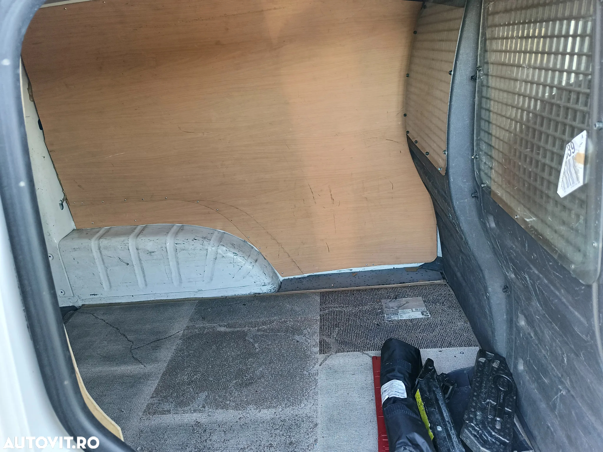 Volkswagen Caddy - 9