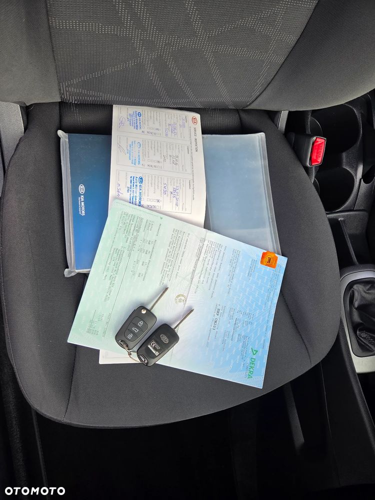 Kia Rio 1.4 Dream Team Edition - 8