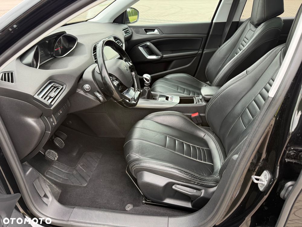 Peugeot 308 - 23