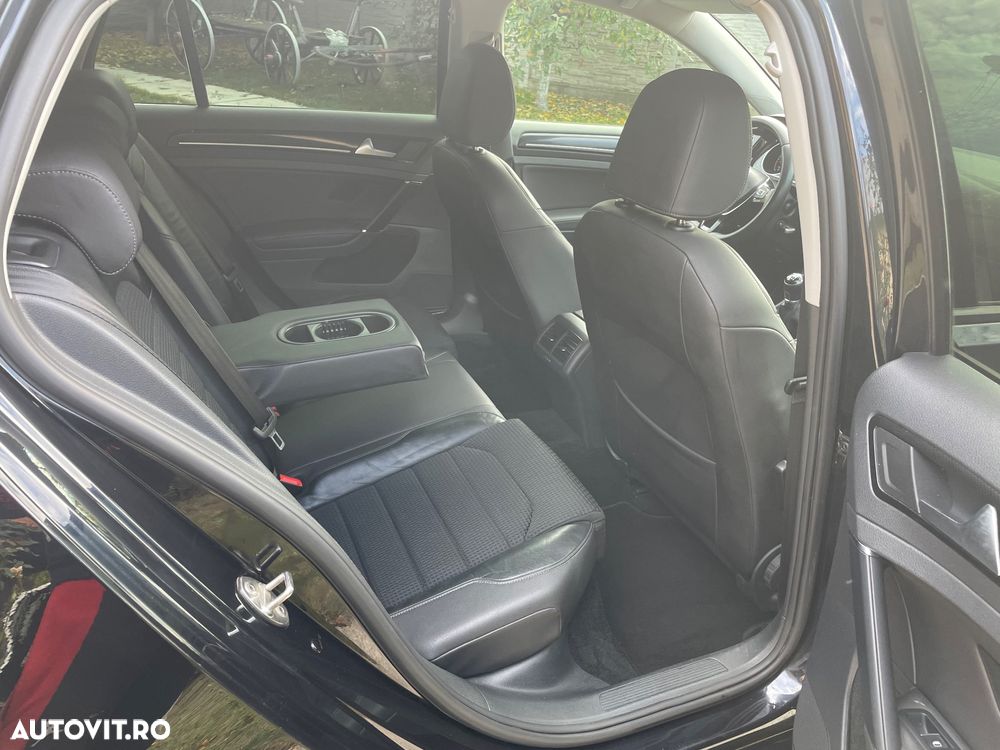 Volkswagen Golf - 19