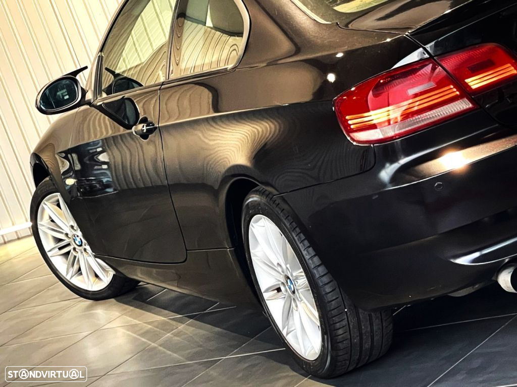 BMW 320 i Coupe - 33