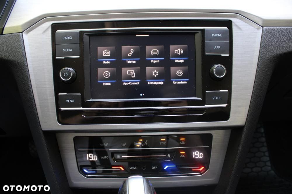 Volkswagen Passat - 23