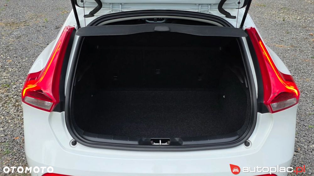 Volvo V40 T2 You - 26