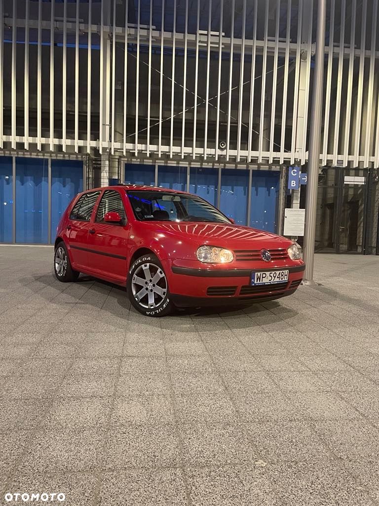 Volkswagen Golf - 1