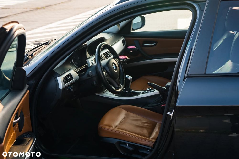 BMW Seria 3 320d xDrive - 10