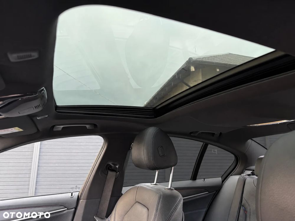 BMW Seria 5 530i xDrive mHEV M Sport sport - 24