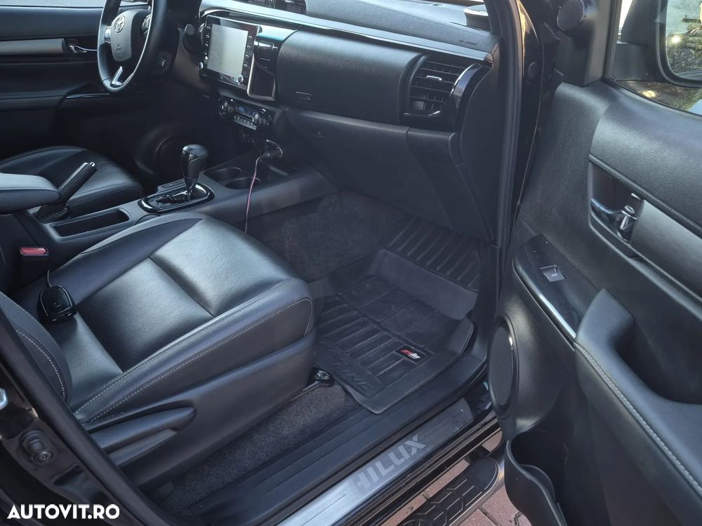 Toyota Hilux 2.8D 204CP 4x4 Double Cab AT Invincible - 10