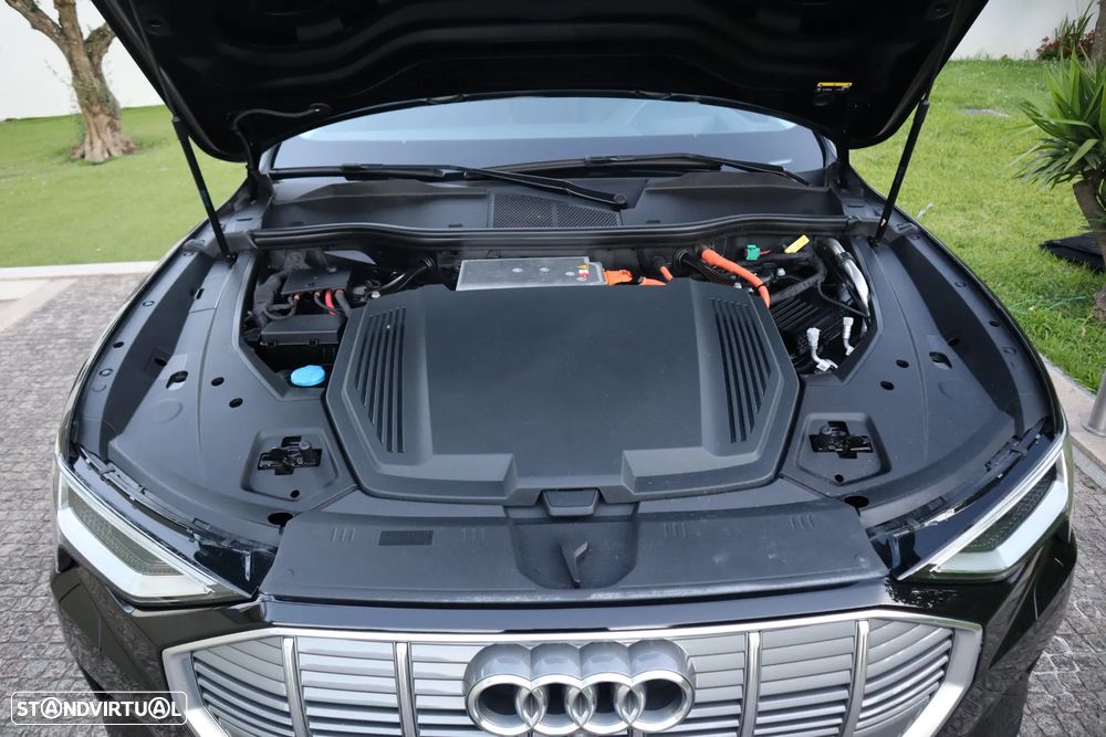 Audi e-tron 55 quattro - 12
