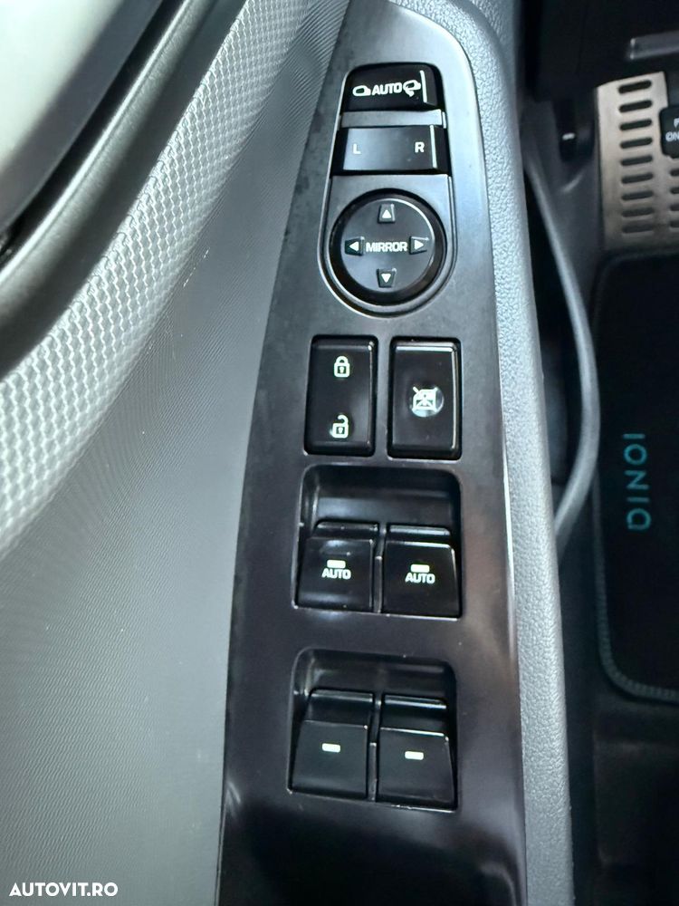Hyundai IONIQ 1.6 141CP Exclusive - 28