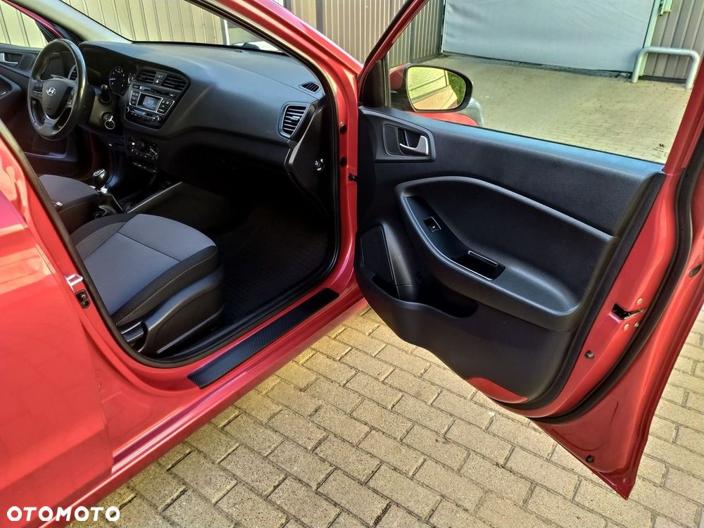 Hyundai i20 - 24
