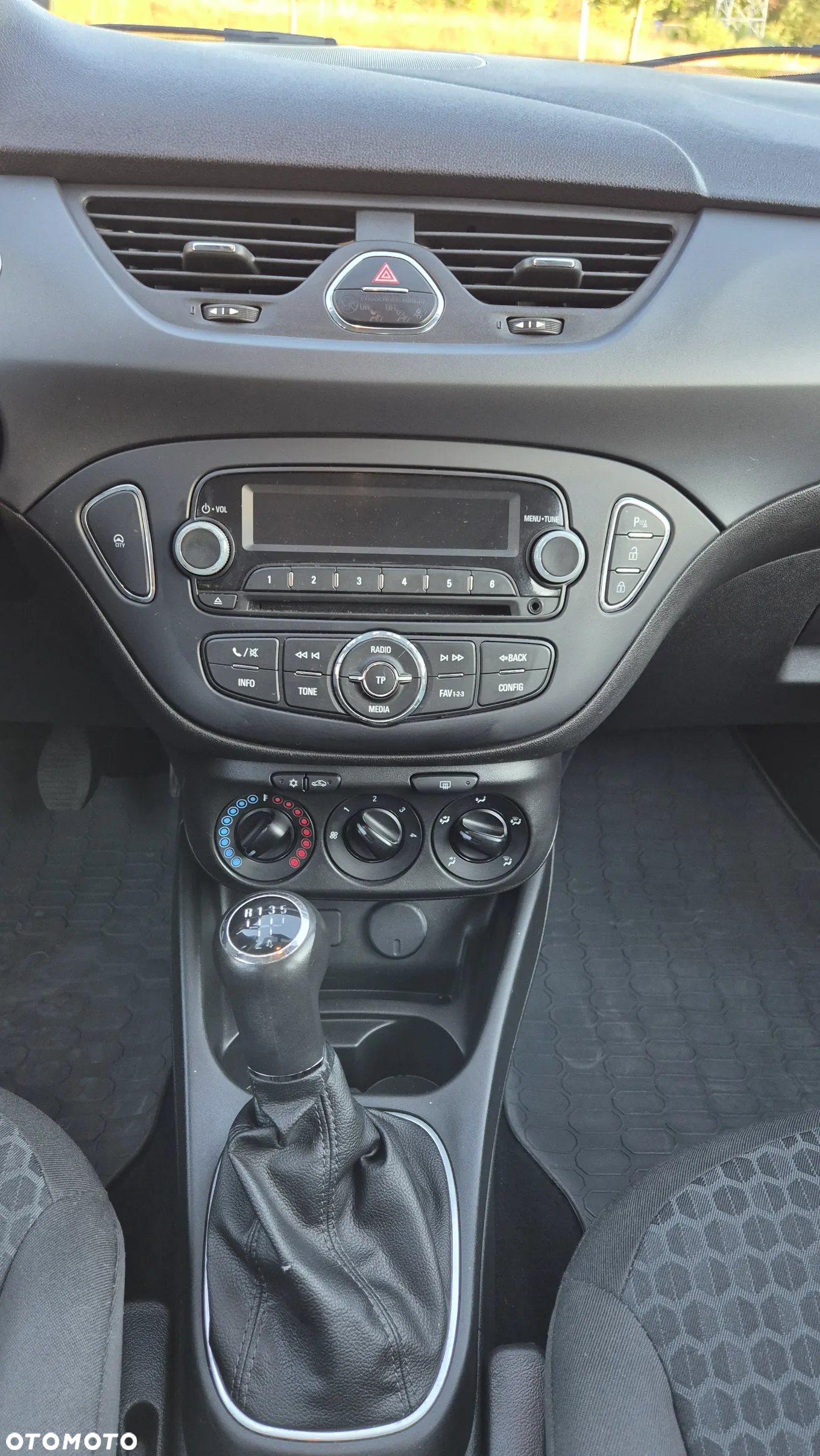 Opel Corsa 1.4 Enjoy - 19