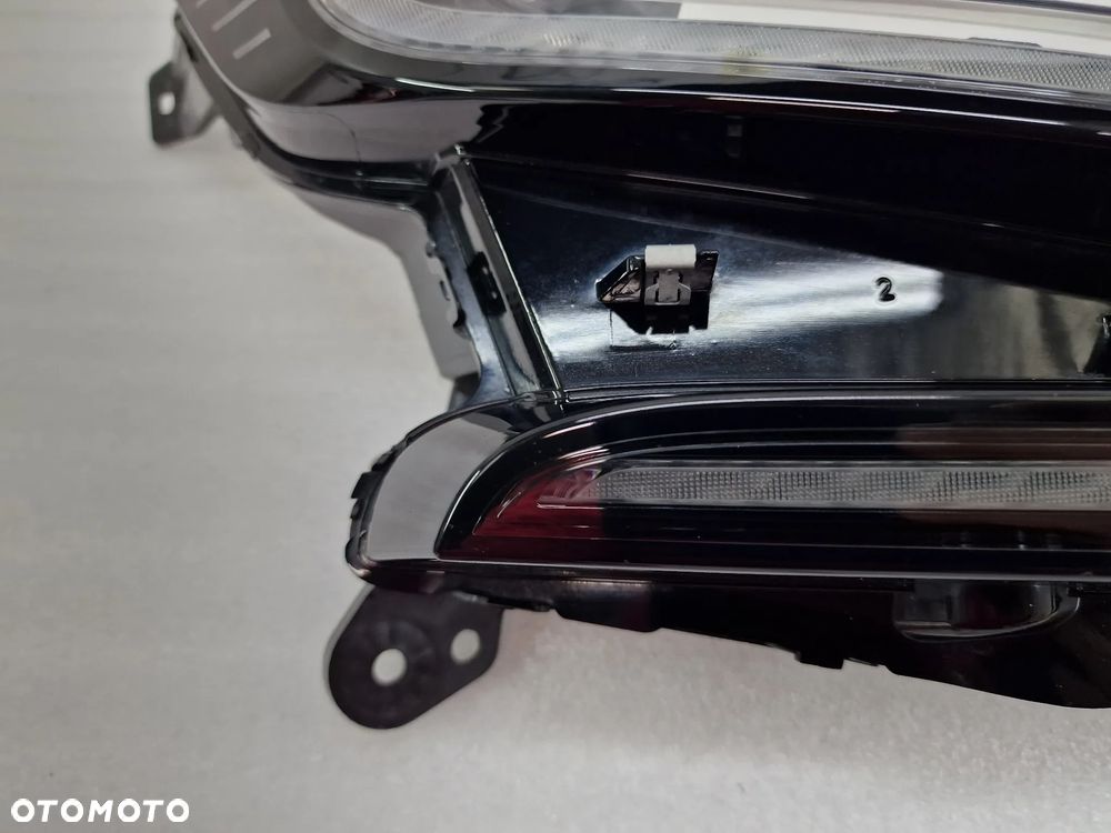 RENAULT MEGANE IV E-TECH ETECH PRAWA LAMPA LED / DRL PRZEDNIA PRZÓD , NR 266009083R , SPRAWNA , POSIADA PRZETWORNICE , NR AUKCJI H209 - 6