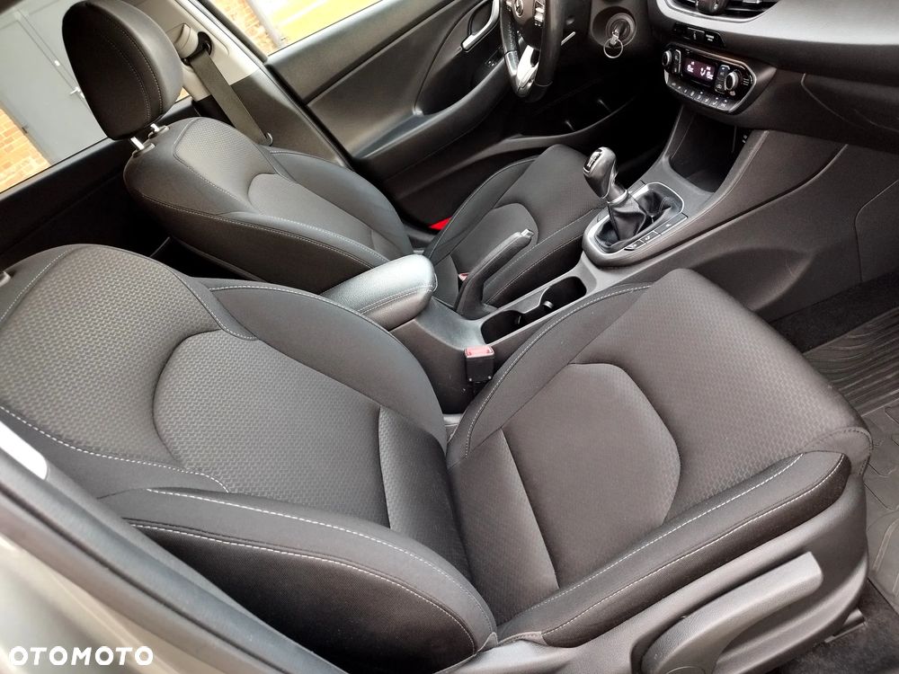 Hyundai i30 1.6 D Comfort - 17