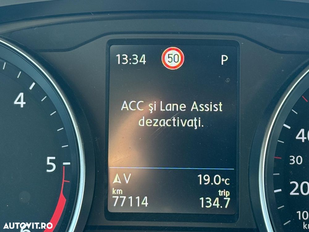 Volkswagen Passat 2.0 TDI SCR DSG Comfortline - 24