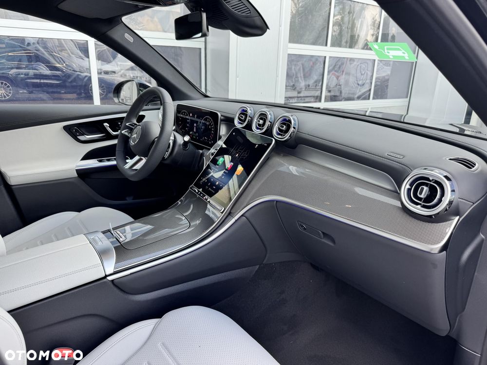 Mercedes-Benz GLC 300 e PHEV 4-Matic AMG Line - 11