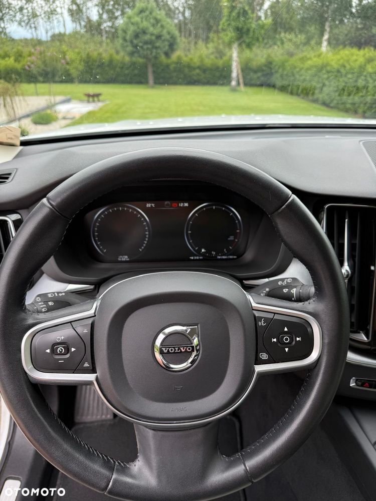 Volvo XC 60 B4 D AWD Momentum Pro - 9