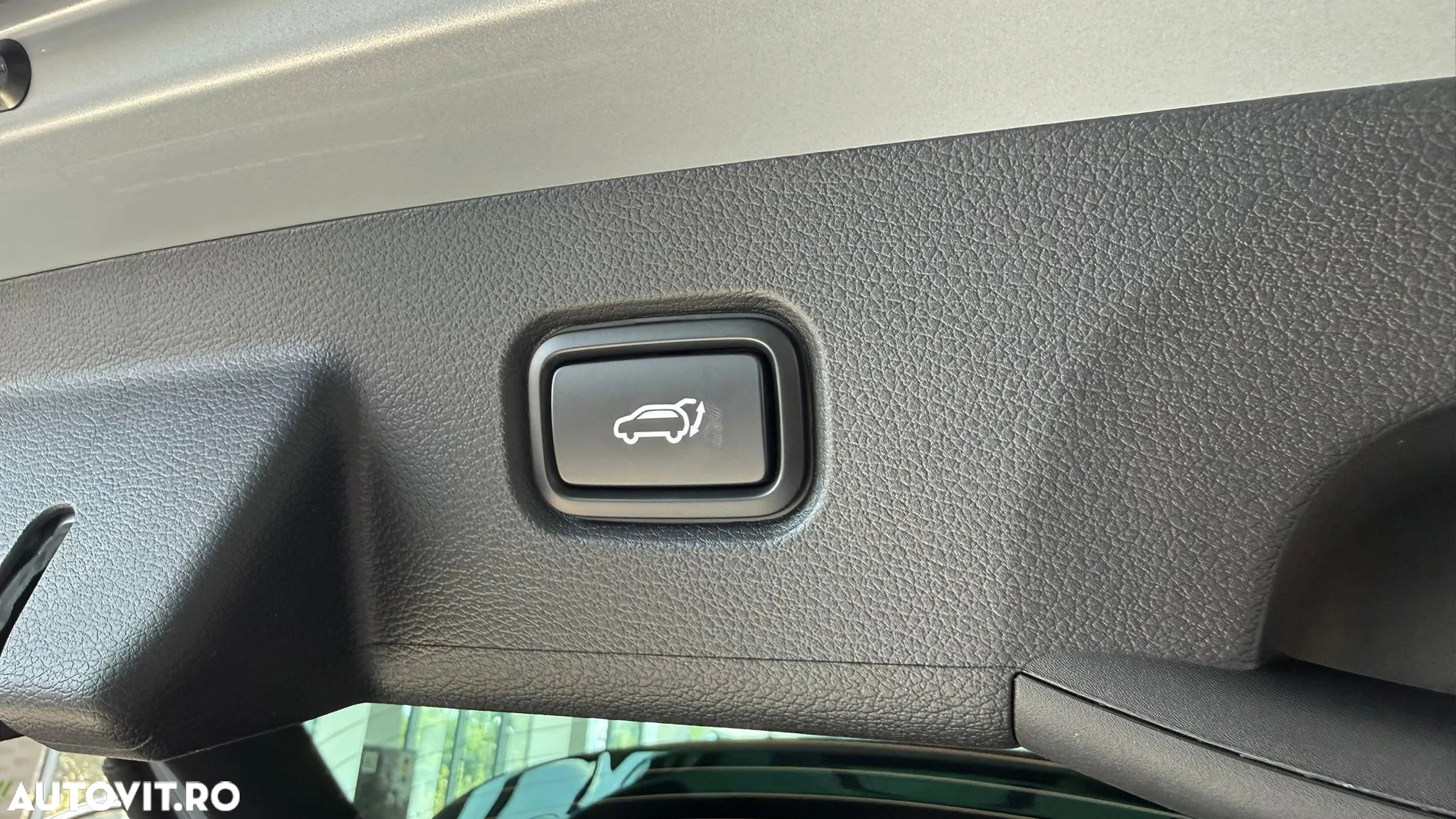 Kia Sportage 1.6 T-GDI HEV 6AT 4x4 Business Line - 28