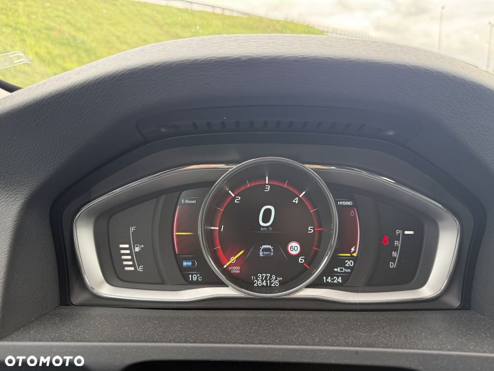 Volvo V60 D6 AWD Plug-in Hybrid Summum - 7