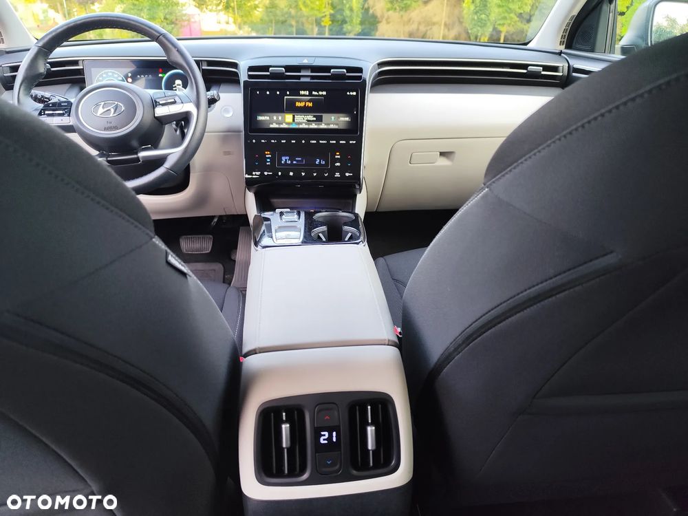 Hyundai Tucson 1.6 T-GDi HEV Executive 2WD - 19