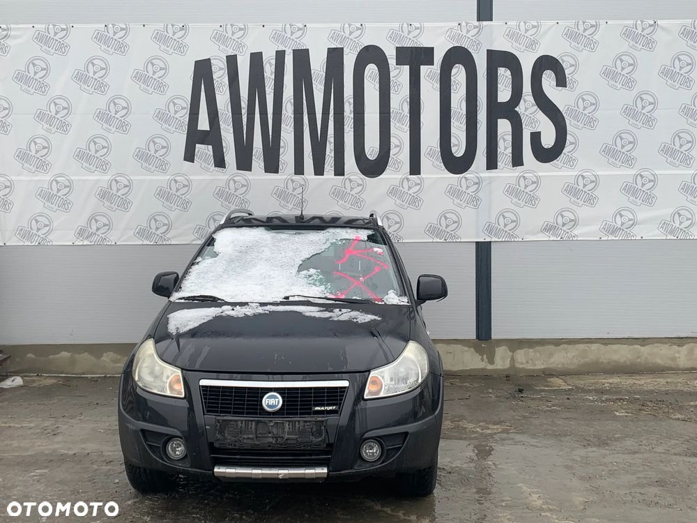 FIAT SEDICI 2006 *SAMOCHÓD NA CZĘŚCI* 3999 MASKA, LAMPA, DRZWI, LUSTERKO, ZDERZAK, GRILL, BŁOTNIK, KLAPA, BELKA, DESKA, FOTELE, KANAPA, ĆWIARTKA KIEROWNICA, TARCZE, ZACISKI, ZAWIESZENIE, KOMPLETNY PRZÓD, KOMPLETNY TYŁ, LICZNIK, ZEGARY, PRAWE LEWE PRZÓD TYŁ - 2