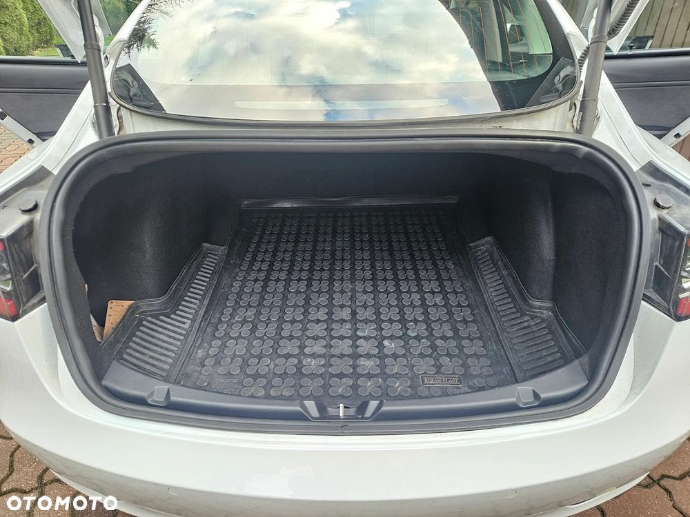 Tesla Model 3 Langstreckenbatterie Allradantrieb Dual Motor - 11