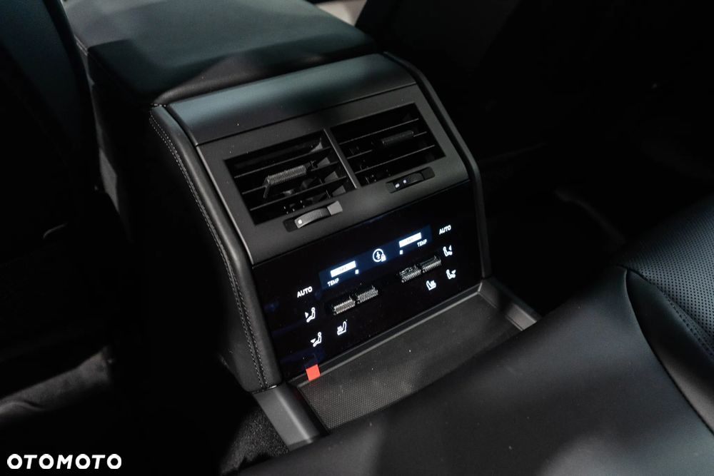 Porsche Panamera - 30