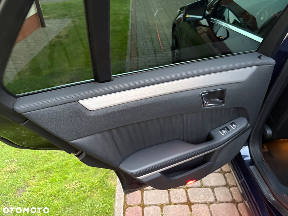 Mercedes-Benz Klasa E 350 CDI 4-Matic BlueEff Avantgarde - 15