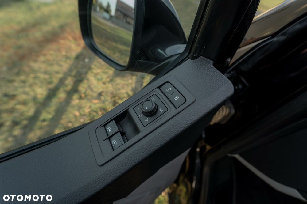 Volkswagen Transporter - 28