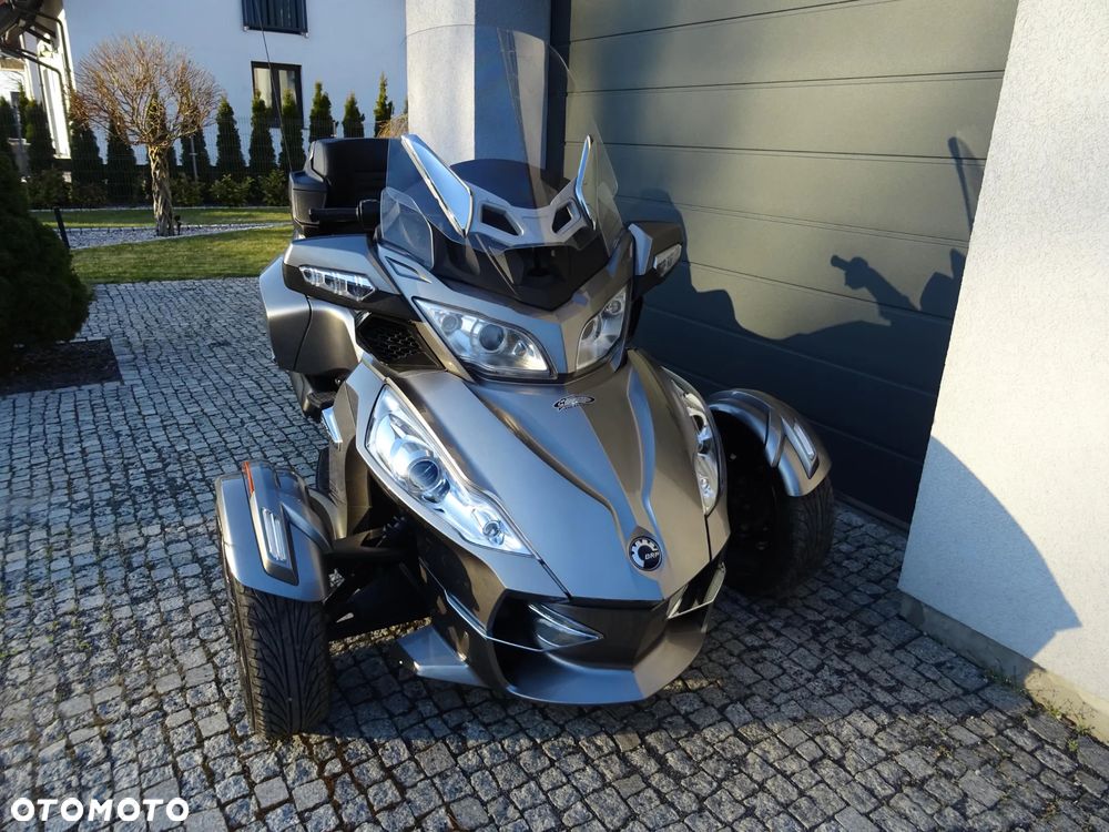 Can-Am Spyder - 2
