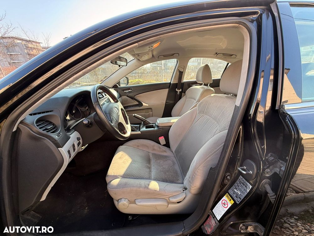 Lexus Seria IS 220d Luxury - 10