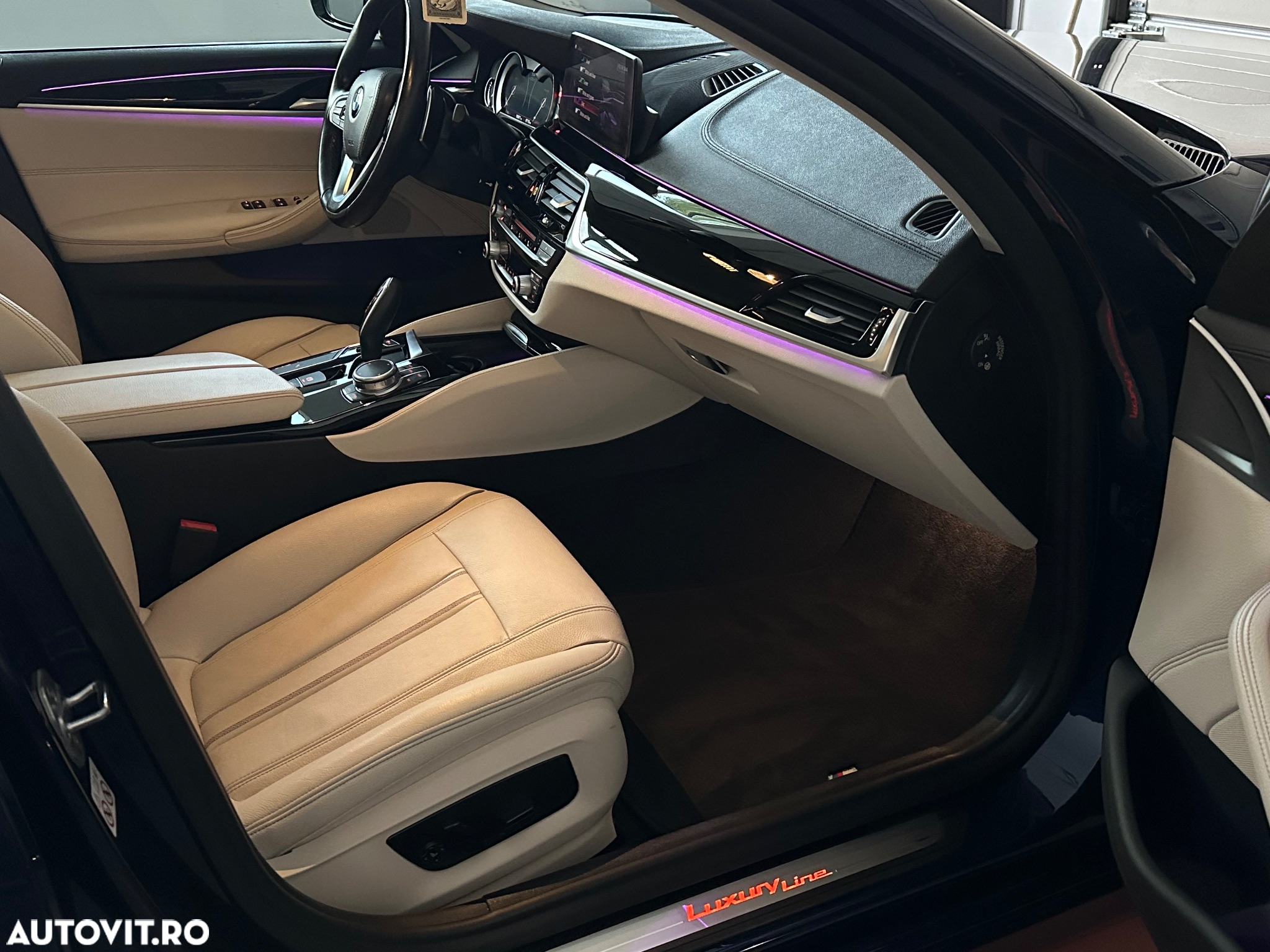 BMW Seria 5 520d xDrive Touring Aut. Luxury Line - 15