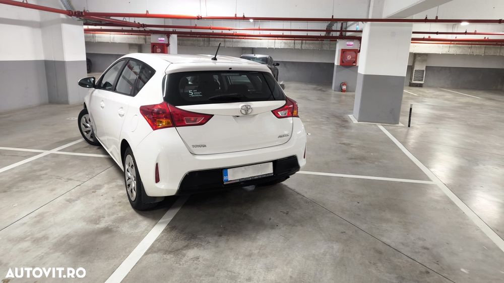 Toyota Auris 1.4 D-4D Terra - 12