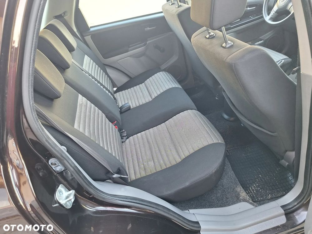 Suzuki SX4 Classic 1.6 VVT 4x4 Style - 4