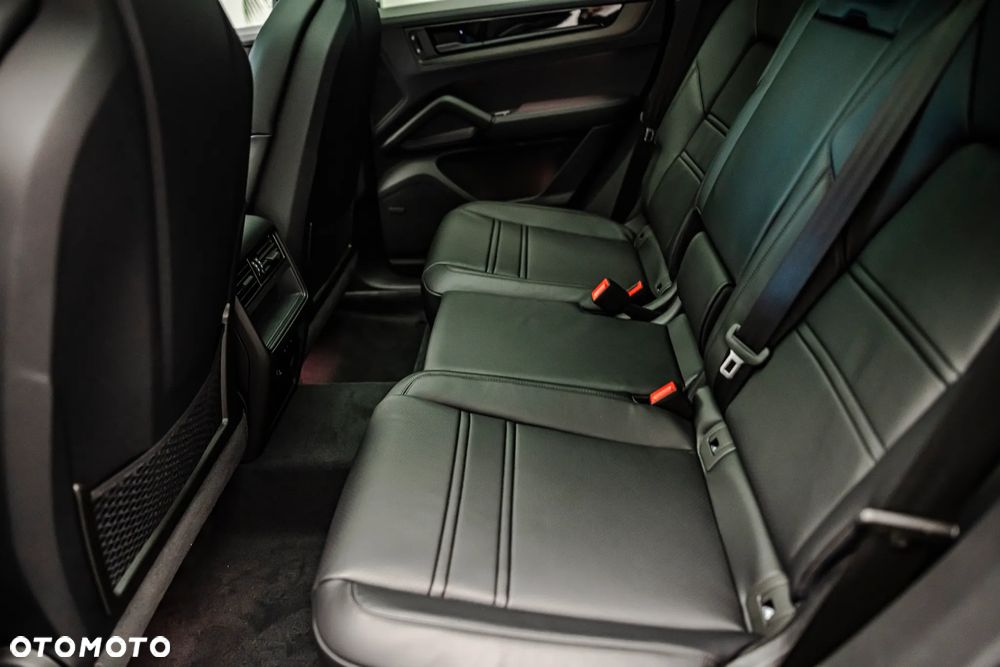 Porsche Cayenne Standard - 10