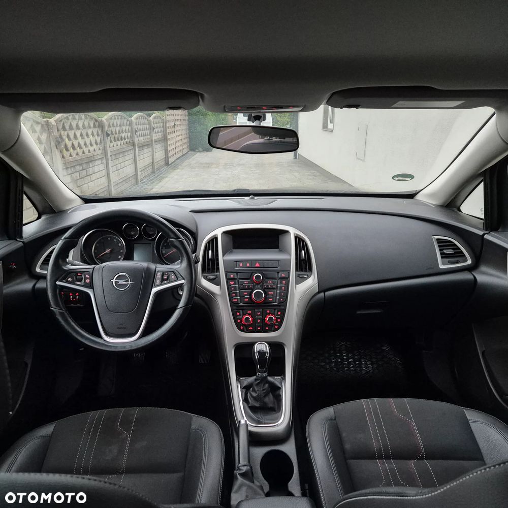 Opel Astra 1.4 Turbo 150 Jahre - 7
