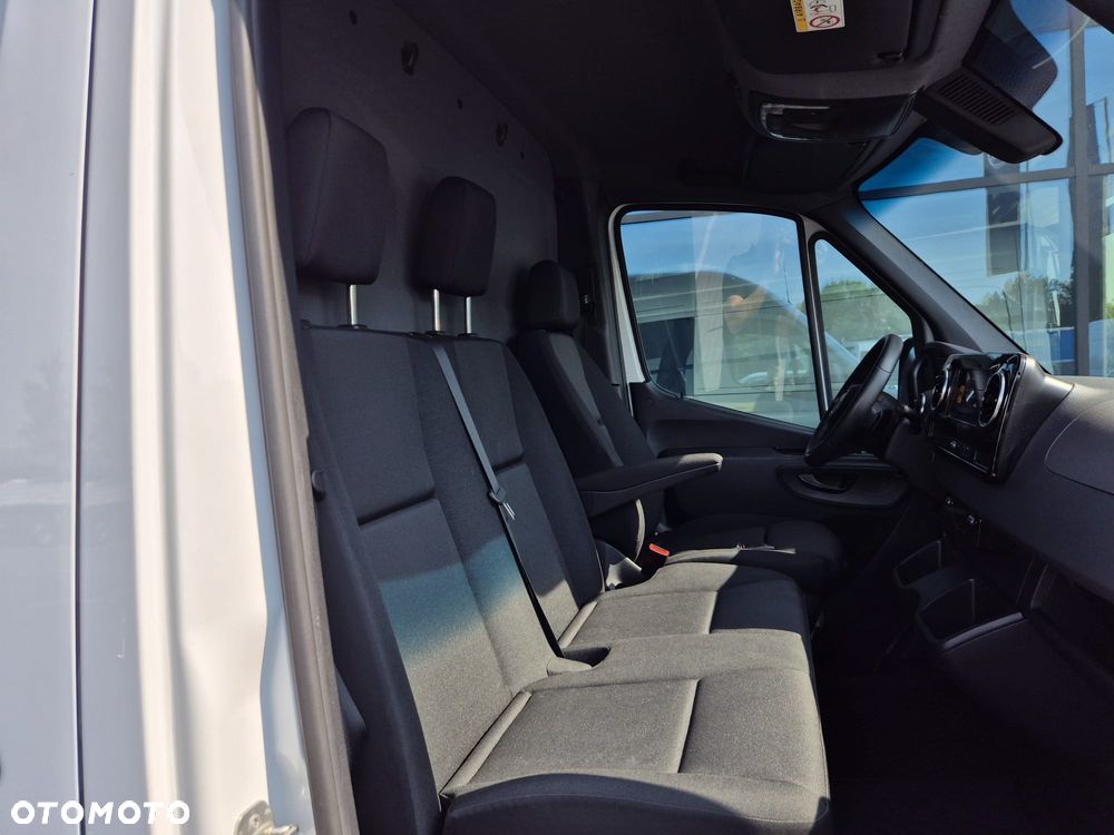 Mercedes-Benz Sprinter 317 - 16