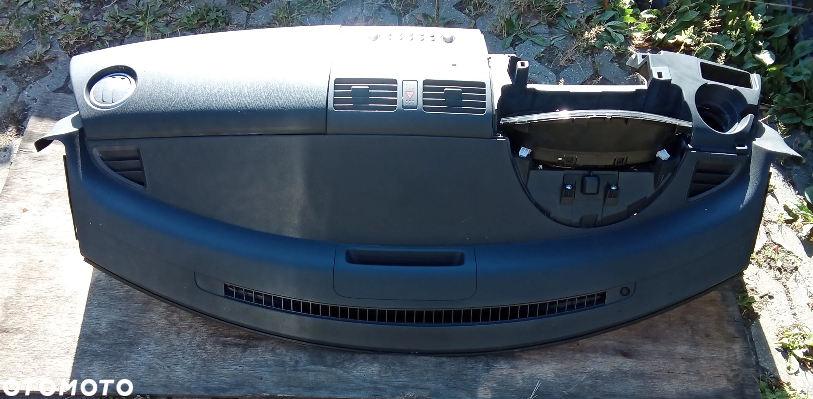 Deska rozdzielcza konsola Suzuki Swift IV MK6 - 2