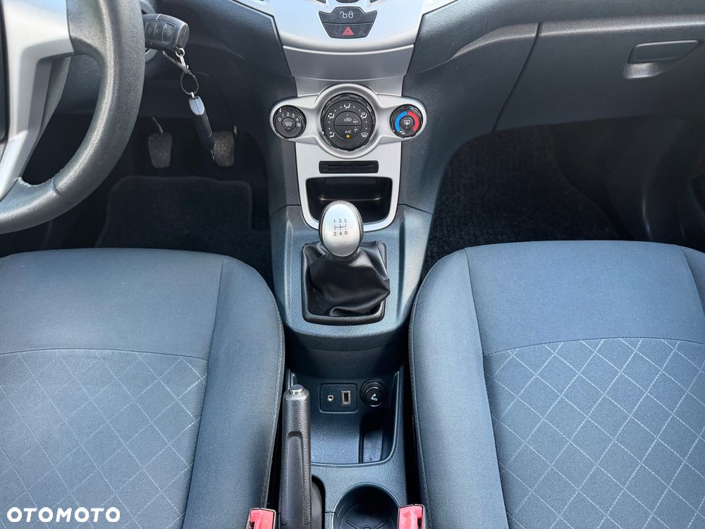 Ford Fiesta 1.25 Champions Edition - 13