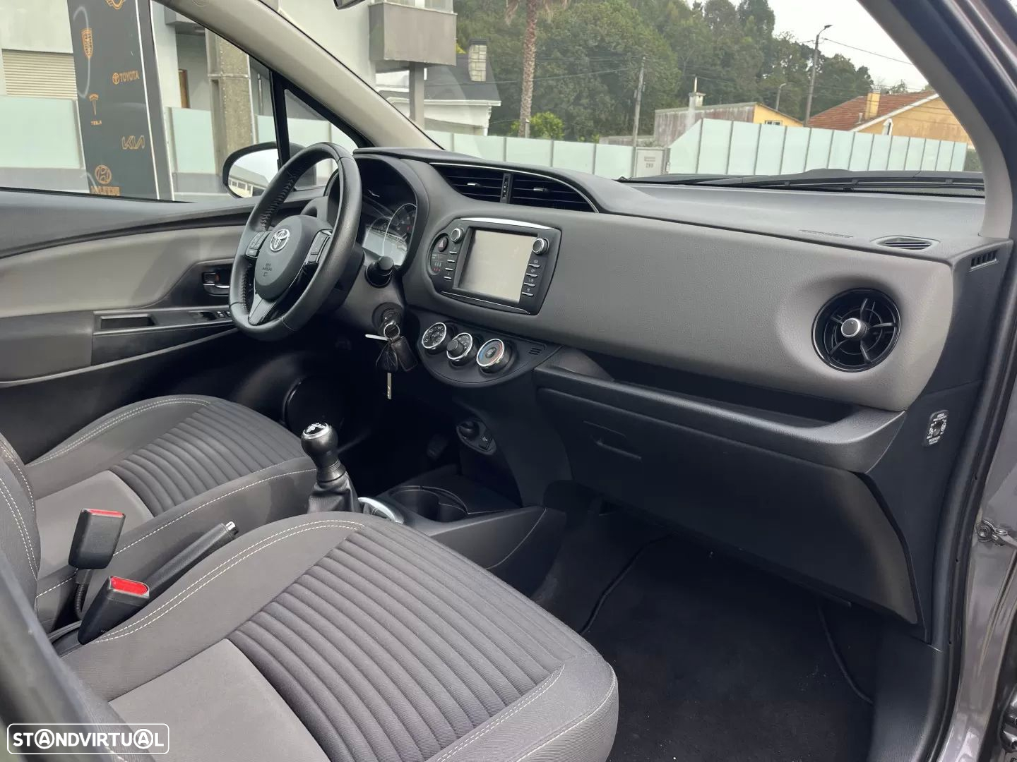 Toyota Yaris 1.0 VVT-i Exclusive - 47