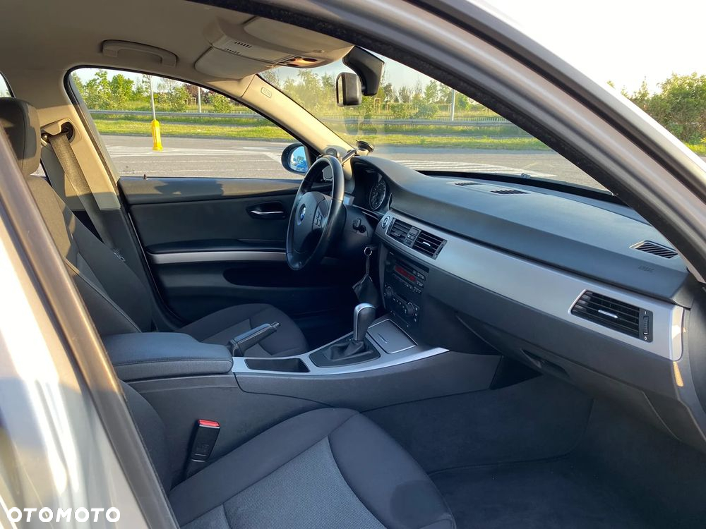 BMW Seria 3 318i - 16
