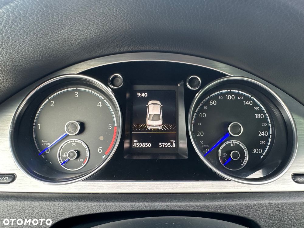 Volkswagen Passat 2.0 TDI Highline - 25