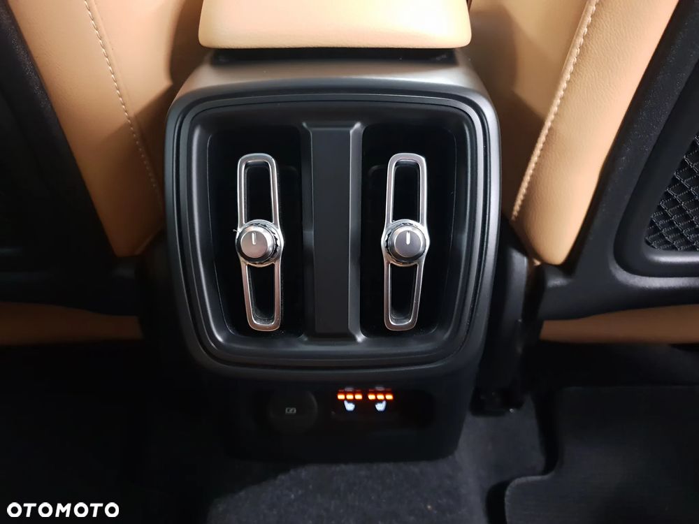 Volvo XC 40 D3 SCR Inscription - 16